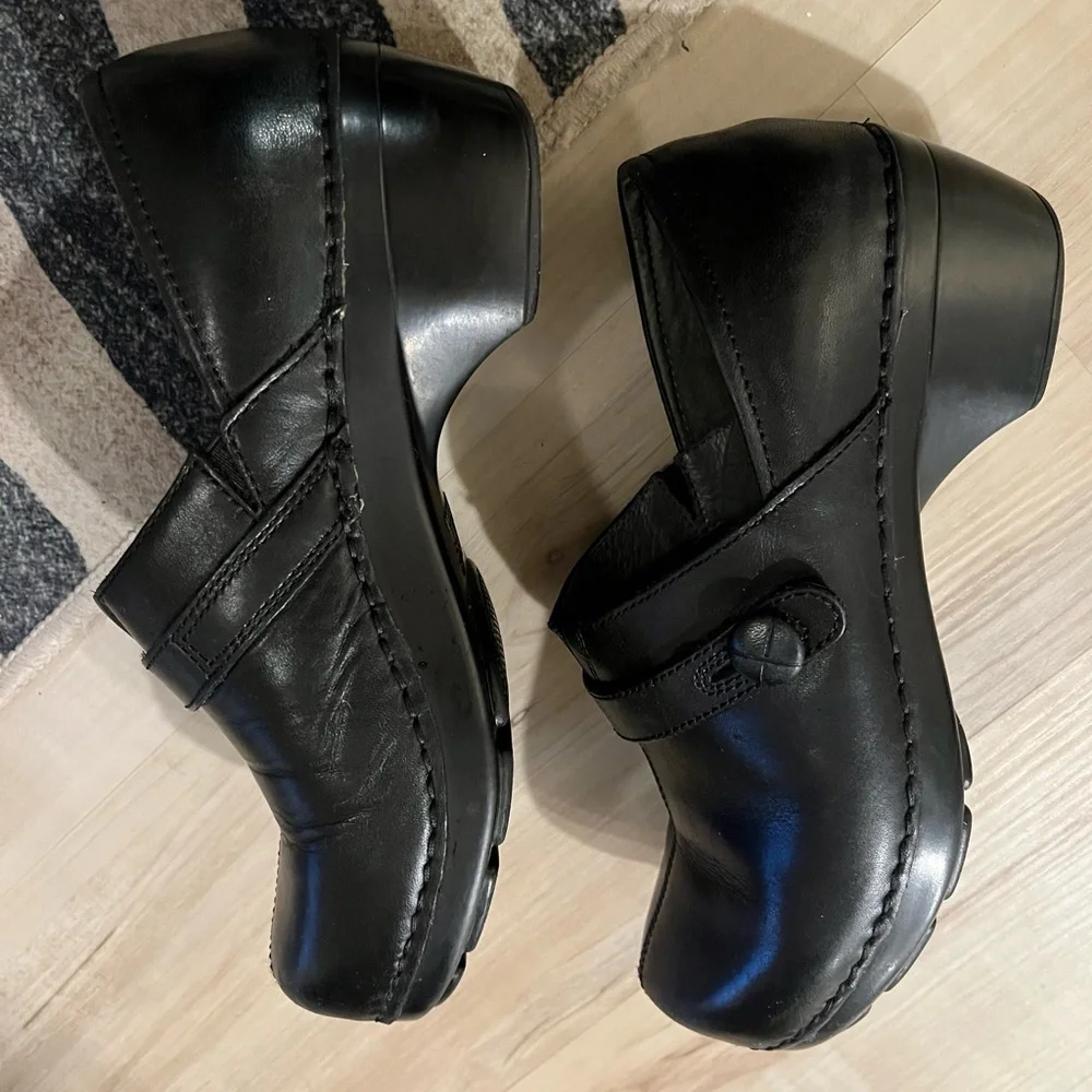 Dansko Women’s Black Leather Shoes - Picture 3 of 7